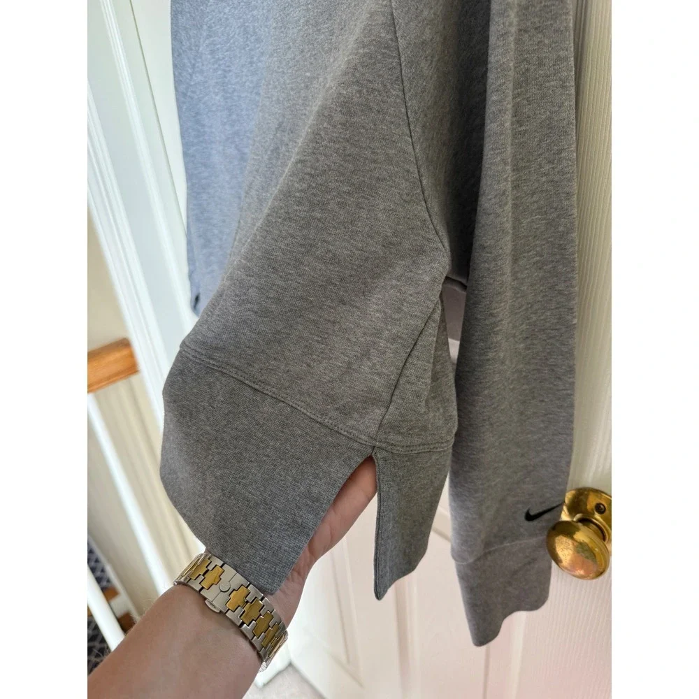 Nike‎ Women's Versa Embossed Cropped Training Sweatshirt Size S Gray